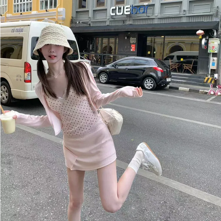 甜辣妹蕾丝拼接小吊带背心女2025春夏季修身显瘦短款打底外穿上衣