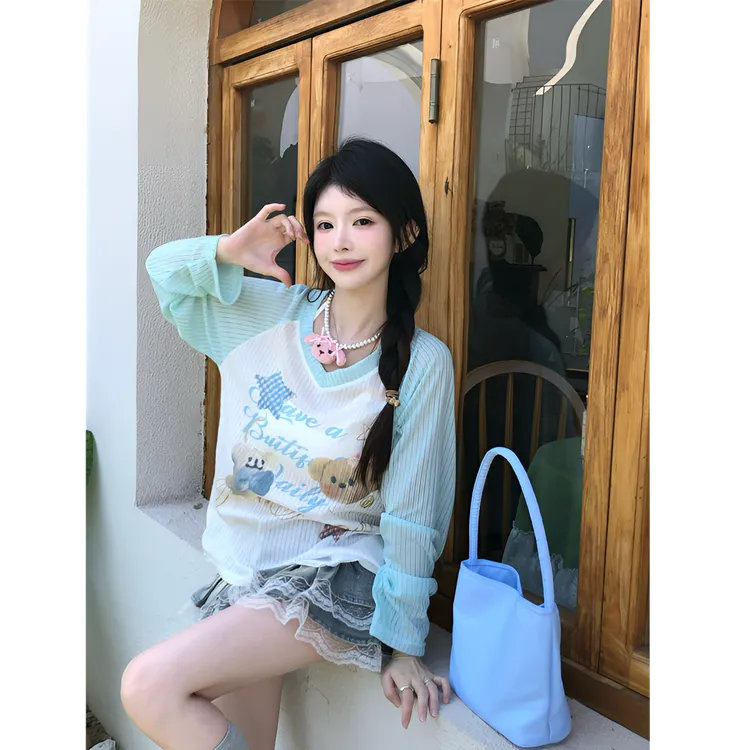 2025夏季新款甜美风小熊印花V领长袖罩衫女宽松显瘦休闲防晒上衣
