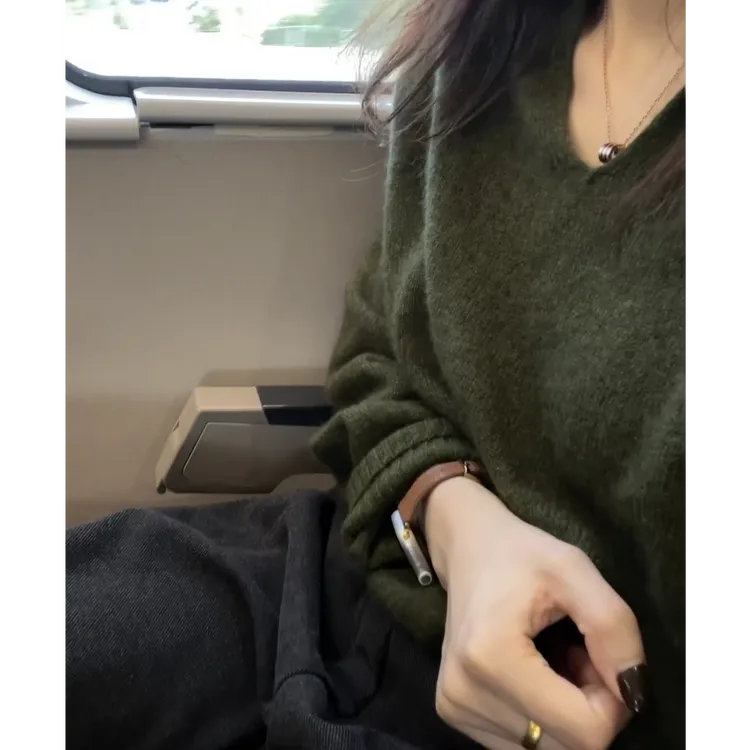 慵懒风复古绿色polo领毛衣女秋冬松弛感长袖套头软糯针织衫上衣