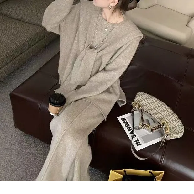 【毛衣+披肩+裤子三件套】秋冬休闲慵懒风高级感圆领针织成套套装潮