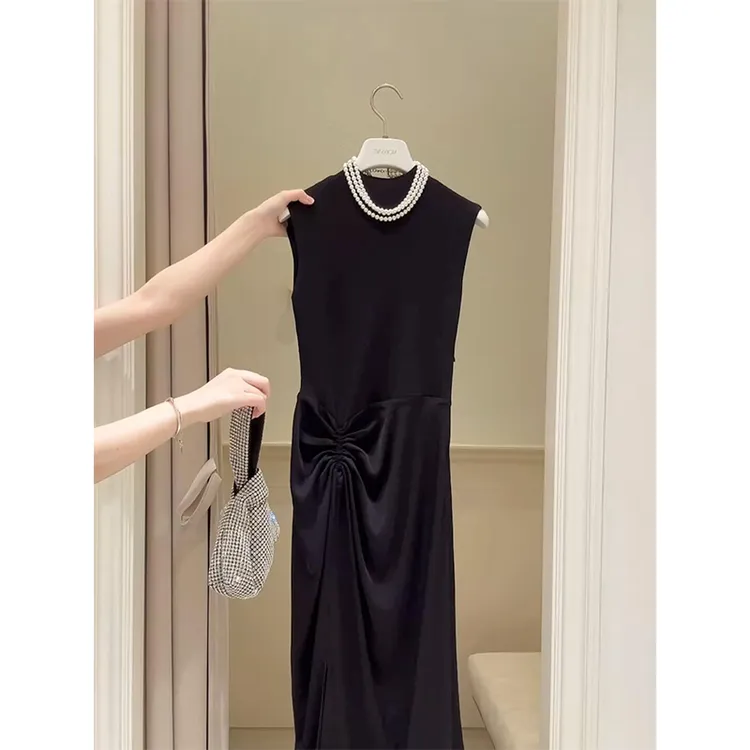 2025夏季新款纯色高级感百搭无袖连衣裙女褶皱设计感显瘦长裙子