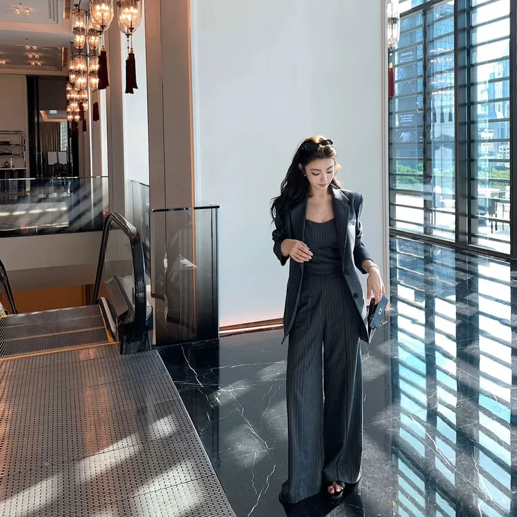 2025春季新款时尚西服外套气质显瘦洋气休闲百搭外穿辣妹外套西装