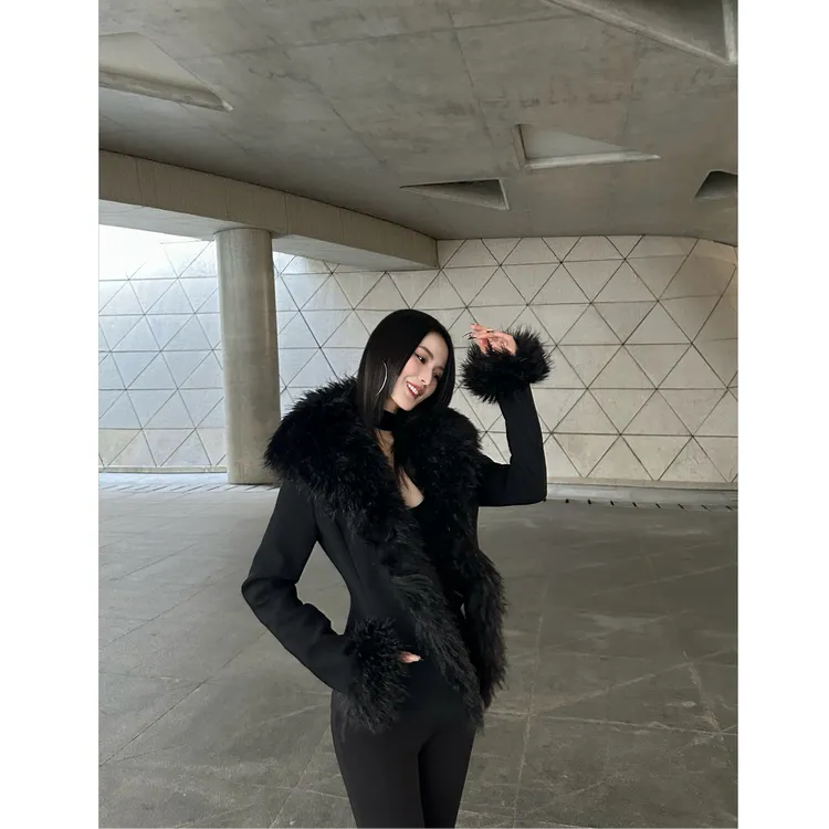 BETTER ME 黑色高级时髦感大翻领拼接毛领修身短款毛呢外套女