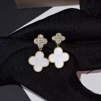 铜合金耳饰 高级感白色四叶草耳坠经典款设计轻奢耳环无耳洞耳夹