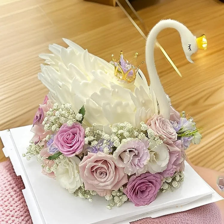 女神网红天鹅蛋糕团购附近生日蛋糕全城免费配送情侣黑白纪念同城