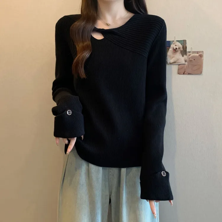 大码设计感镂空针织打底衫女秋冬胖MM遮肚子显瘦百搭洋气纽扣毛衣