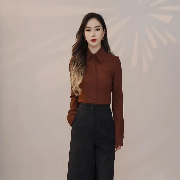 哥弟女装时尚简约百搭修身水波纹肌理感翻领弹力长袖衬衫1301038