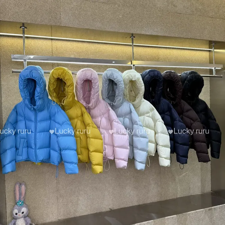 【安漫】连帽龟背短款羽绒服女2025新款柔软简约小个子面包外套