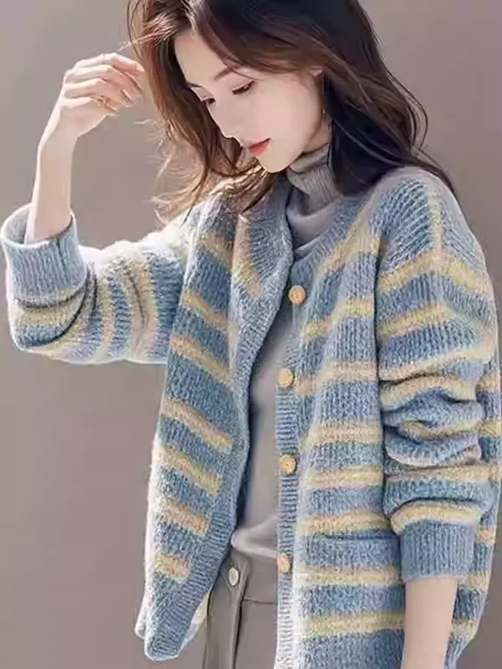 职业阿玛诗官方2025秋冬款撞色毛衣外套复古慵懒风短款针织开衫女