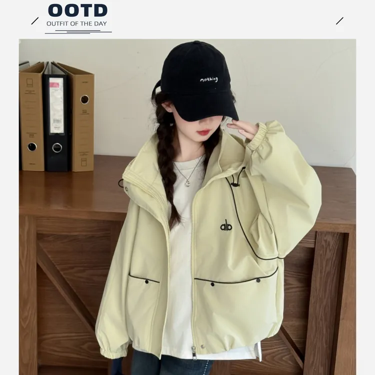 女童外套短款宽松春秋新款2025儿童超好看冲锋衣中大童秋装夹克潮