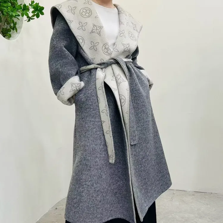 第五大道 2025秋复古老花高奢名媛连帽加长款双面羊毛大衣系带女