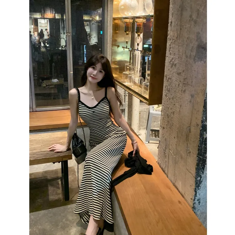 长裙连衣裙慵懒复古波普风气质裙子露肩显瘦吊带裙夏季a字裙小众