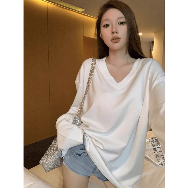 慵懒风秋冬松弛感纯色大V领时尚长袖t恤女宽松显瘦打底衫百搭上衣