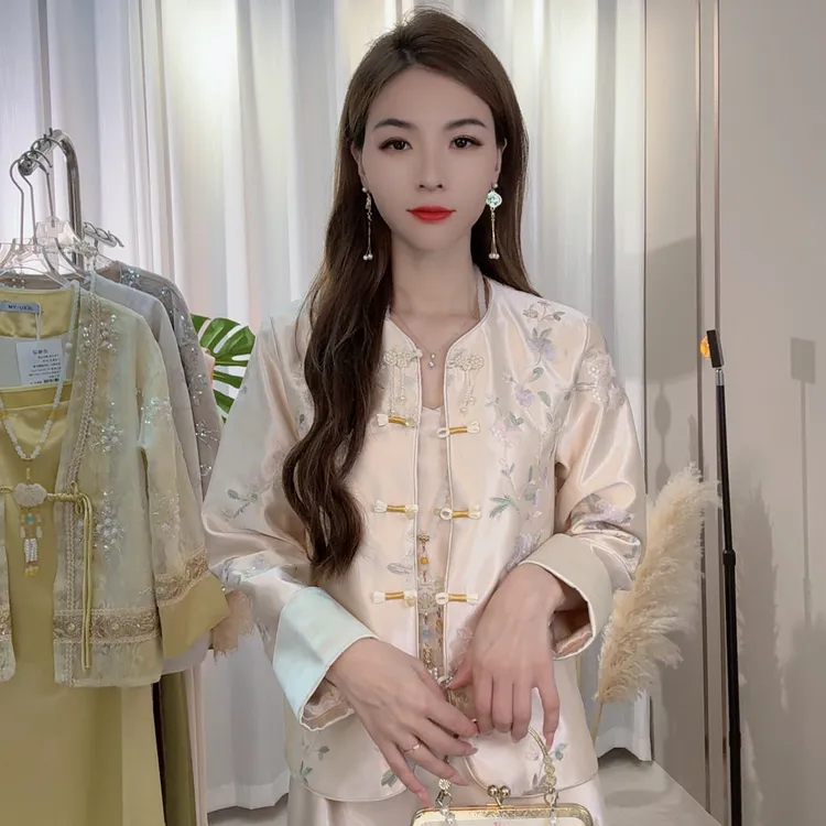 【水仙】秋季上新新中式中国风直襟常规款长袖蝴蝶刺绣重工上衣提花