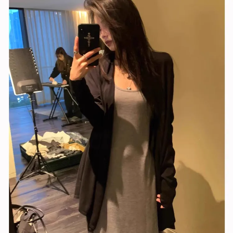 初秋法式气质黑色针织开衫女薄款不规则中长款宽松配吊带外搭上衣