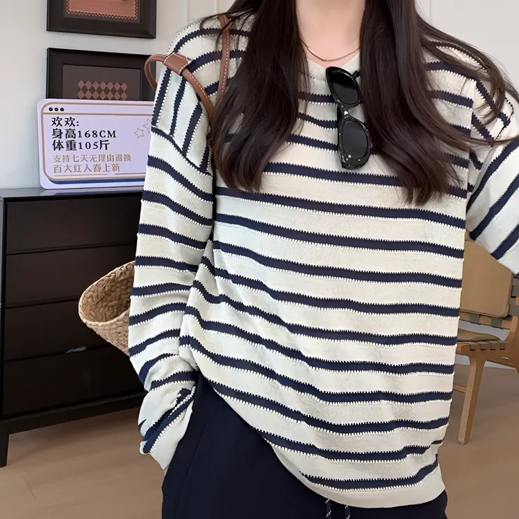 【余欢欢】 春夏百搭休闲慵懒风圆领条纹套头长袖针织衫-YHW50259