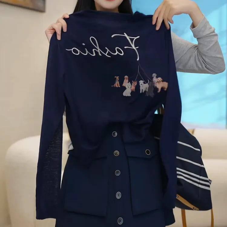 【牵线小狗】新款时尚百搭薄款透气减龄显瘦T恤LK2506151