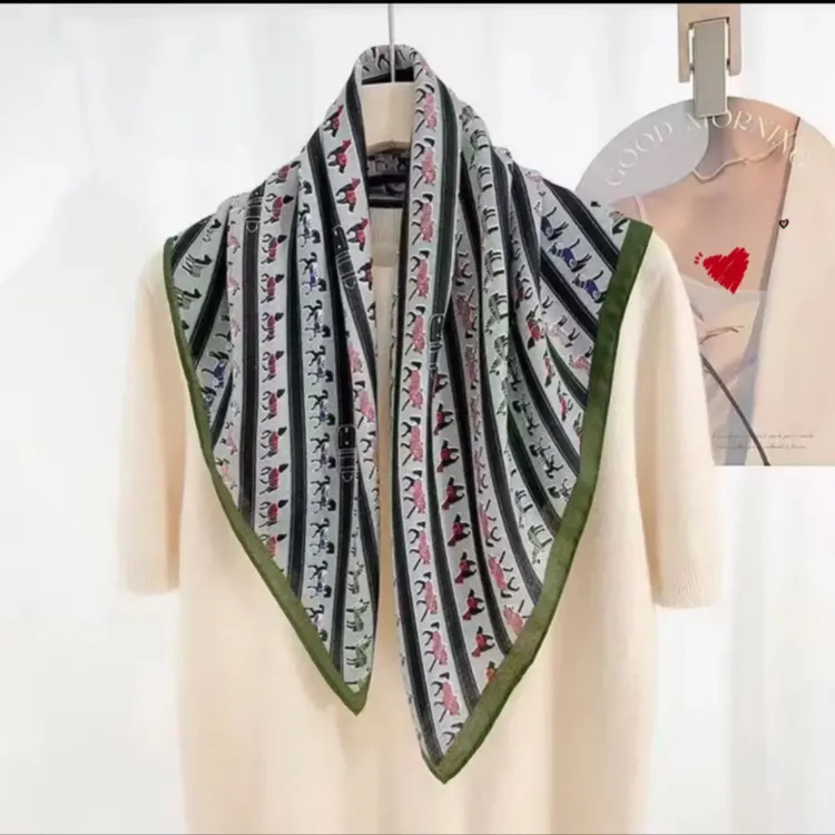 【小马驹单面】65cm方巾丝绒秋冬新款保暖丝巾女士保暖围巾百搭大方