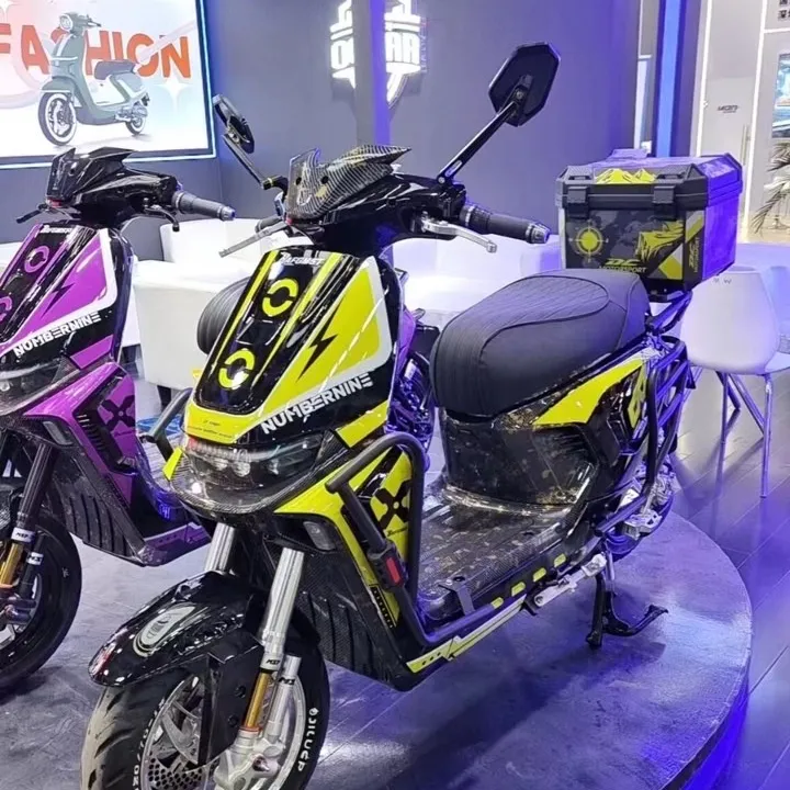 【定制款】赛道版高性能通勤代步外卖大踏板大空间长续航智能电动车