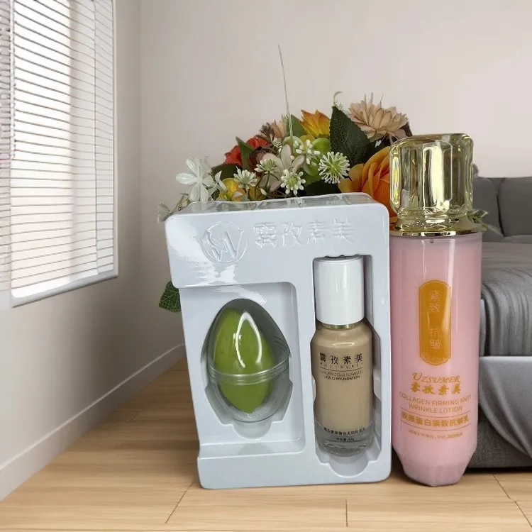 UZ SUMAR 著金无瑕粉底液 水润 持妆 遮瑕 服贴 不卡粉不脱妆保湿