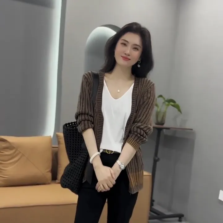 2025年早秋时尚高级感毛衣外套坑条撞色拼接小众气质高级感长款