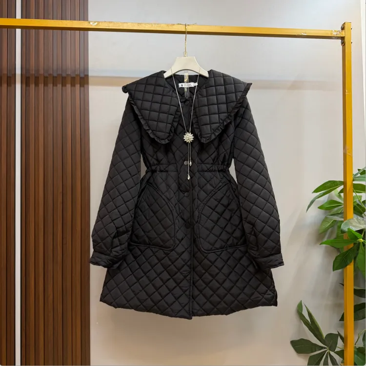 冬季大码新款时尚百搭高级感压格设计纯色百搭娃娃领夹棉外套