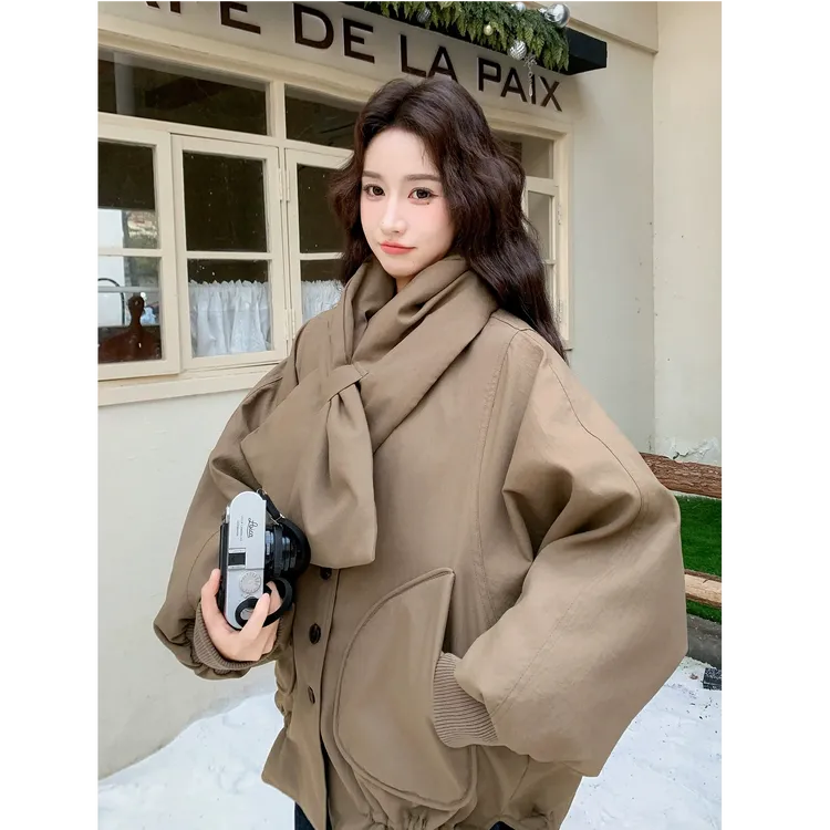 韩系设计感白鸭绒外套配围脖女2025冬宽松显瘦花瓣羽绒服面包服潮