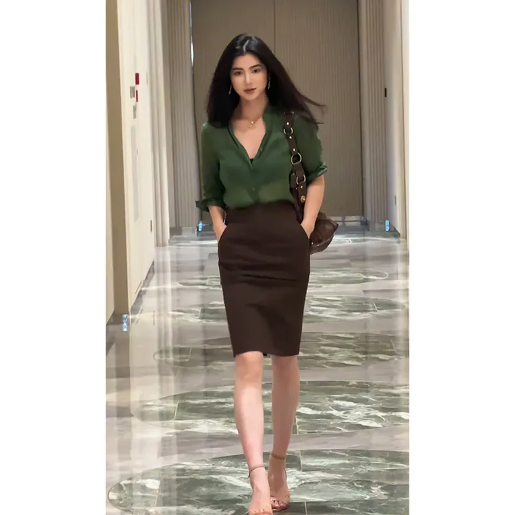 2025早秋新款女法式气质v领长袖宽松衬衫上衣百搭高腰包臀半身裙