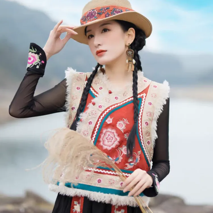 秋冬民族风女装重工刺绣马甲中国风返潮复古加绒加厚中式马夹坎肩