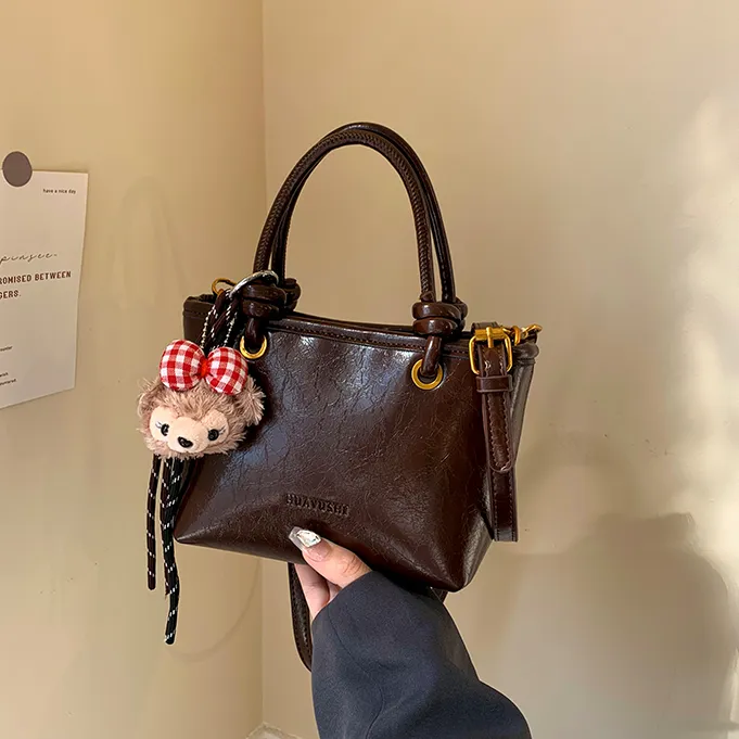 早秋氛围感新款小包包2025时尚手提包水桶包复古洋气通勤斜挎包女