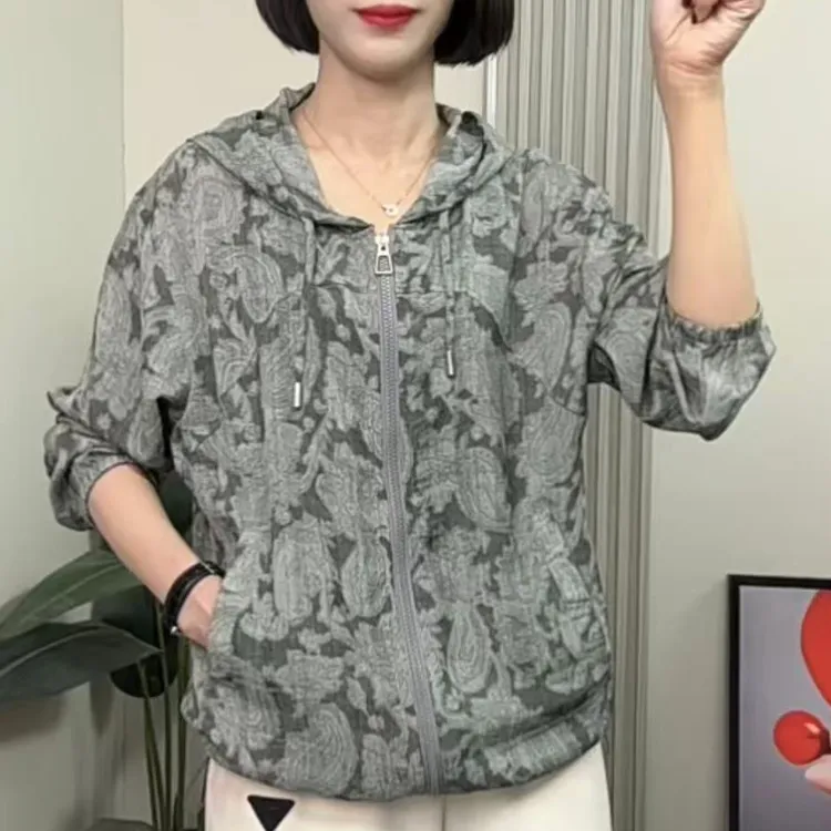 2025夏季灰色复古印花连帽薄款宽松休闲百搭减龄防晒外套长袖上衣