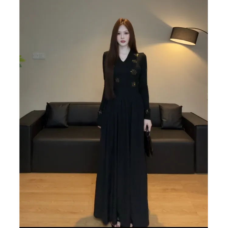 法式新款烫钻太阳花长袖时尚显瘦气质秋季连衣裙