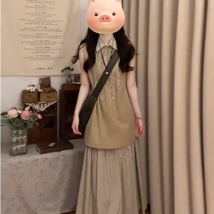 miu系穿搭女2025夏季格纹撞色两穿木耳边无袖上衣半身裙两件套