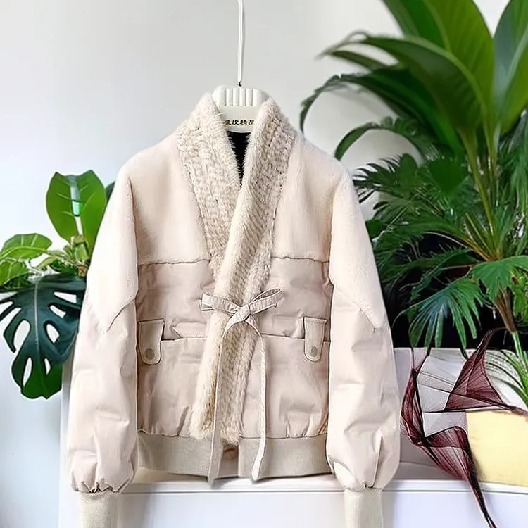 女式时尚短款拼接网红 时尚小个子轻奢高级感 V领毛领外套