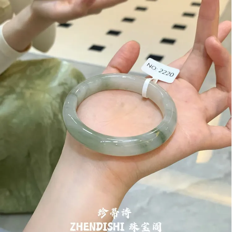 纯天然天山翠手镯新疆金丝玉玉镯子正品飘花玉手镯玛瑙玉髓手镯女