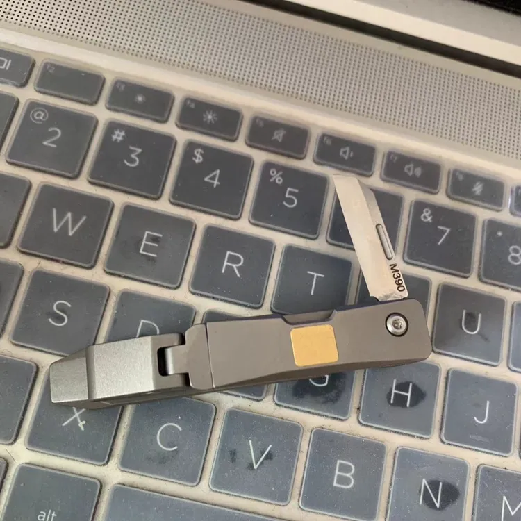 钛合金汽车钥匙扣皮带扣男士腰带挂扣运动裤锁匙扣加厚款轻便