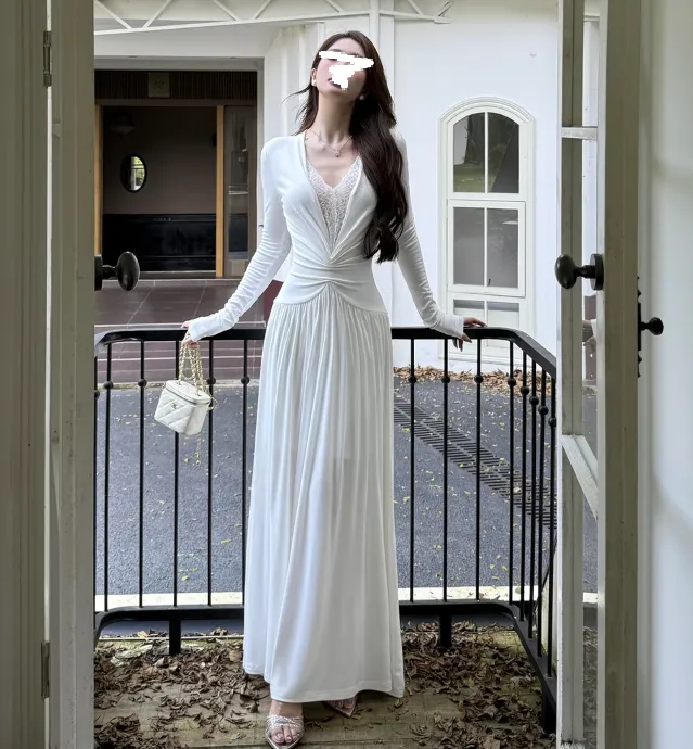 纯欲深V性感蕾丝拼接连衣裙秋季2025气质收腰显身材A字长裙3393#