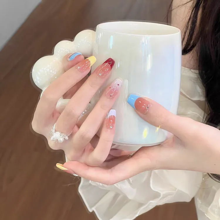 艺人春日马卡龙裸色法式纯手工美甲穿戴甲短款2025新款显白高级感