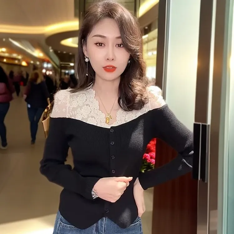 法式小香风V领蕾丝拼接打底衫春季新款修身显瘦洋气气质上衣长袖