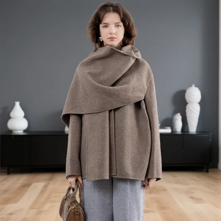 羊毛大衣女款2025新款冬季加厚妮子短款围巾斗篷双面羊绒毛呢外套
