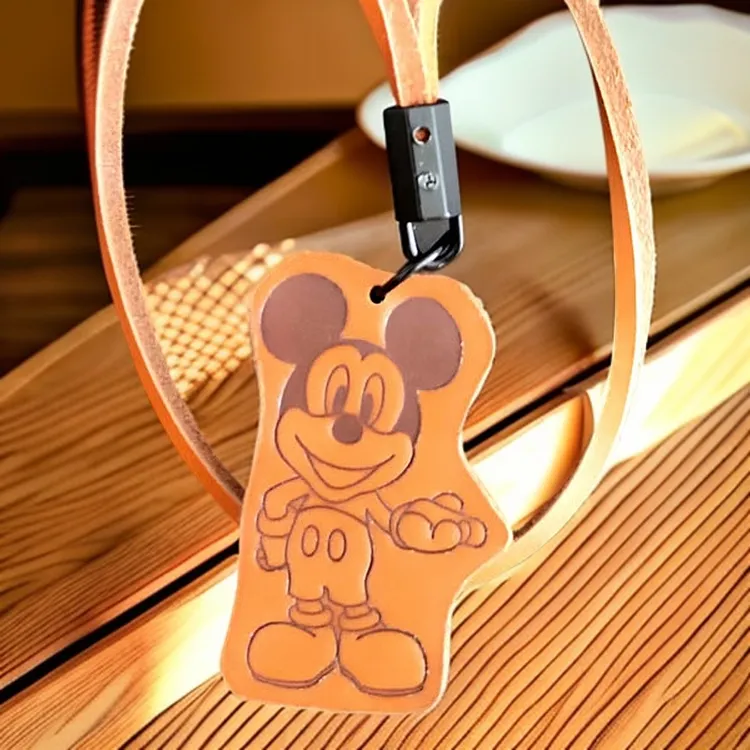 怪客植鞣头成牛皮纯手工制作米老鼠包挂车挂时尚款万能挂