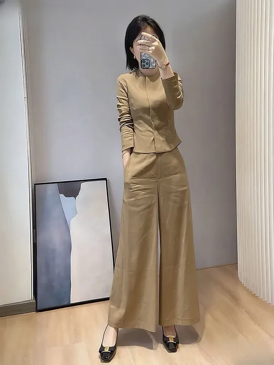 早秋新款穿搭卡其色修身显瘦上衣高腰休闲裤子洋气减龄两件套装女