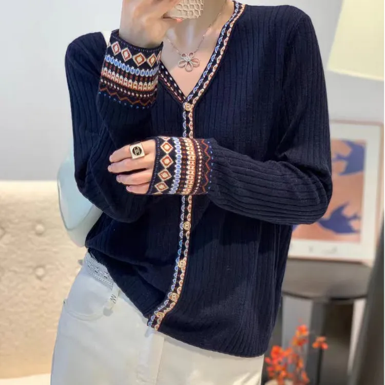 90-190斤国风提花复古精纺羊毛早秋冬大码针织衫显瘦新款V领开衫