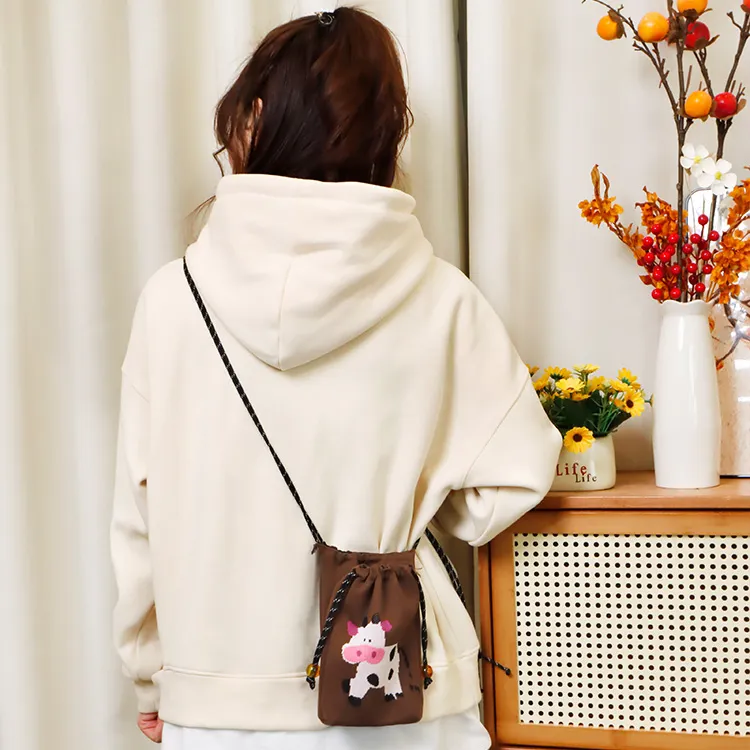 原创针织编织包带可伸缩百搭通勤逛街新年抽绳生肖斜跨双子手机包