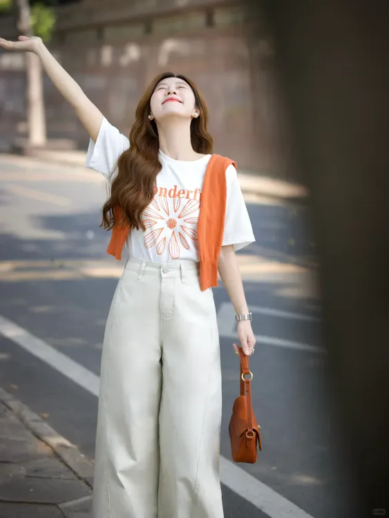 2025春夏新款一整套女ootd韩系氛围感带披肩T恤上衣休闲裤两件套