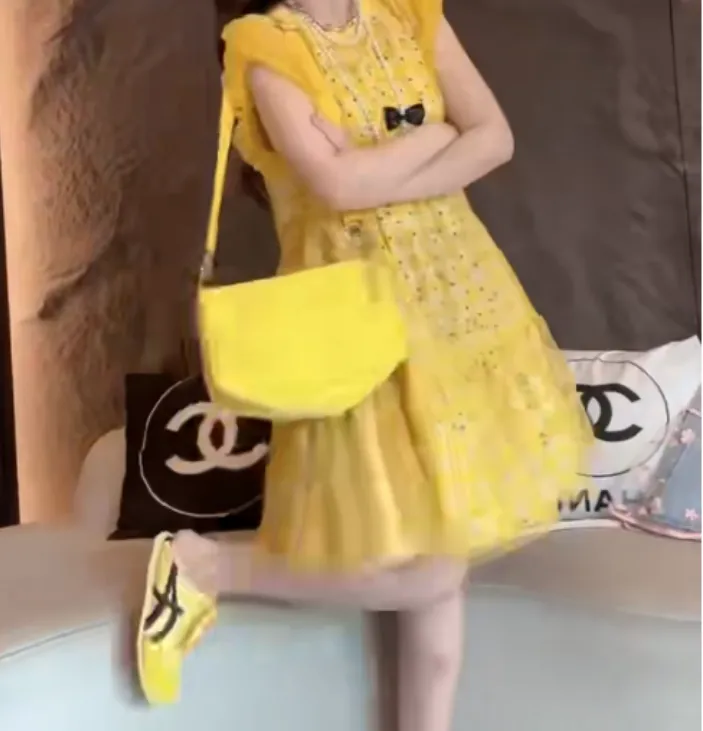 2025夏季时尚潮流百搭精品女装M8D3