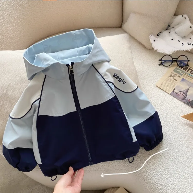 男童外套春秋季2025新款洋气宝宝秋款户外冲锋衣儿童秋装上衣徒步