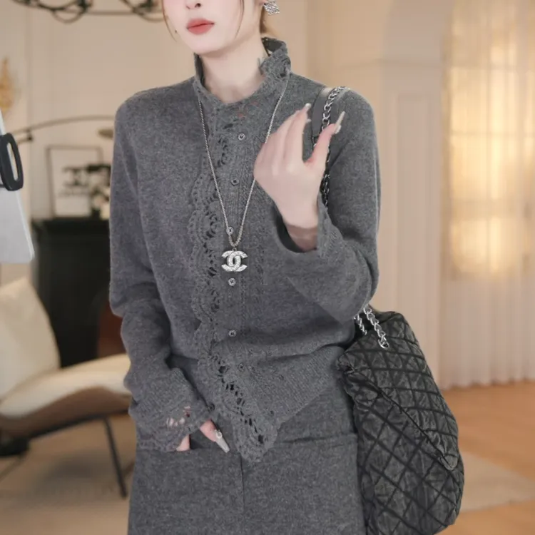 秋冬新款蕾丝勾花拼接针织衫毛衣气质打底衫简约开衫LK2508622