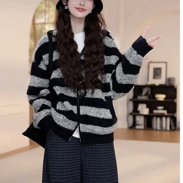 秋冬季慵懒风松弛感连帽条纹毛衣网红洋气炸街女装宽松休闲外套女