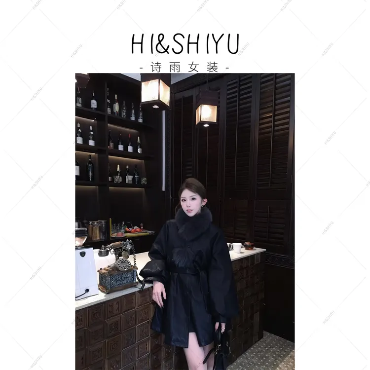 诗雨设计【小富婆】25年新款冬季灯笼袖狐狸毛领宽松中长羽绒外套